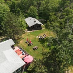 2 Log Cabins, Sleeps 10, Beach Access, large yard
