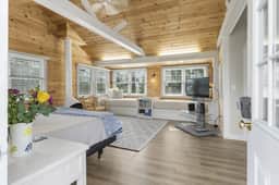 Amore| Romantic Coastal Cottage | Near Spruce Point Inn - Image 4