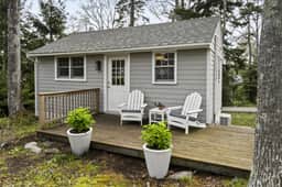 Amore| Romantic Coastal Cottage | Near Spruce Point Inn - Image 2