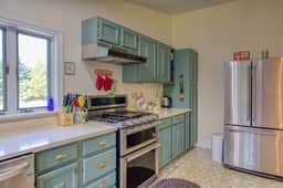 2 Log Cabins, Sleeps 10, Beach Access, large yard - Image 3