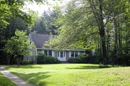 Walk to Pemaquid Beach by Rocky Coast Rentals - Image 3
