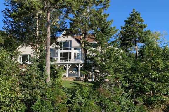 Nell's Watch - Luxurious Oceanfront by Rocky Coast Rentals - Image 1