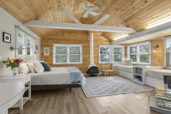 Amore| Romantic Coastal Cottage | Near Spruce Point Inn - Image 1