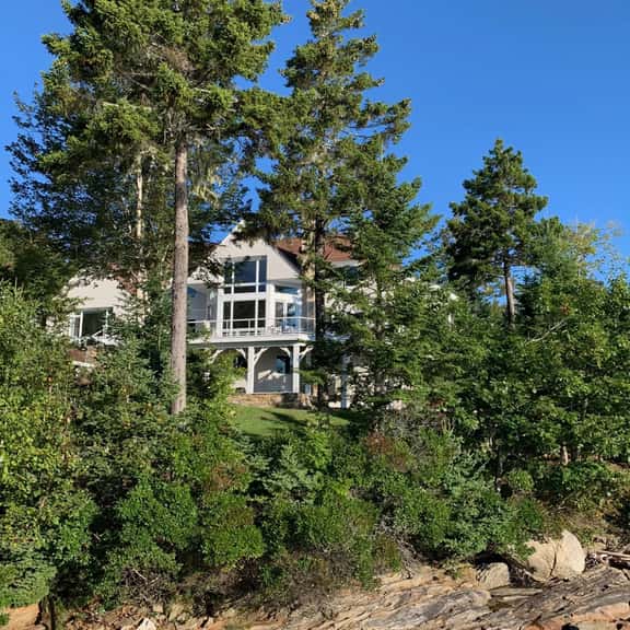 Nell's Watch - Luxurious Oceanfront by Rocky Coast Rentals - Image 1