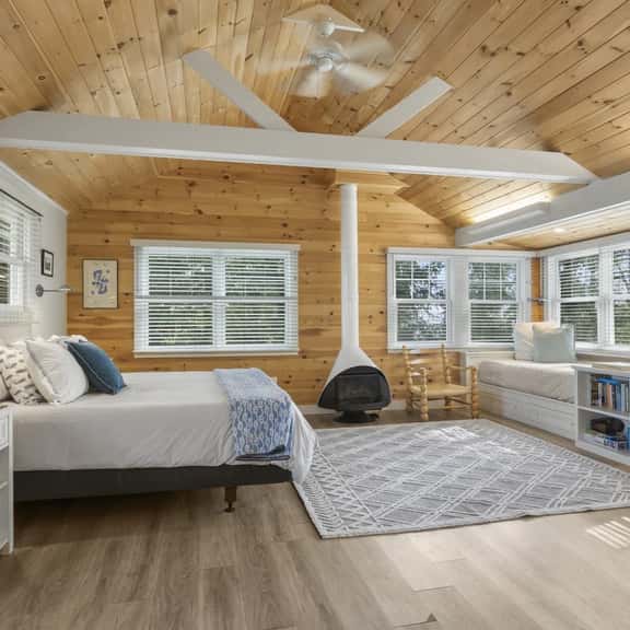Amore| Romantic Coastal Cottage | Near Spruce Point Inn - Image 1