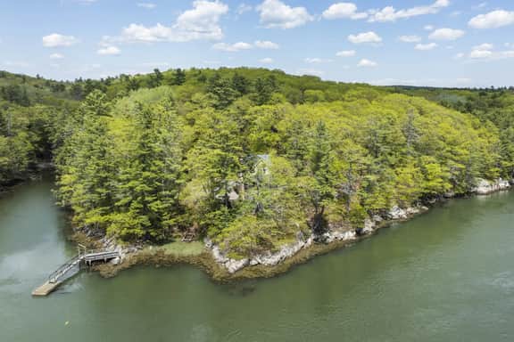 Riverfront Retreat for Families & Creatives | Dock + Views - Image 3