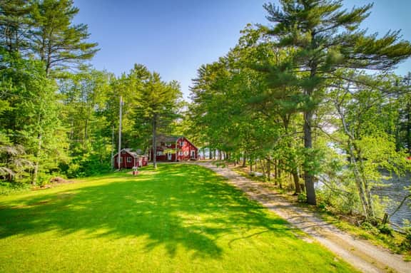 Lakefront Retreat with Private Docks & Kayaks - Image 2
