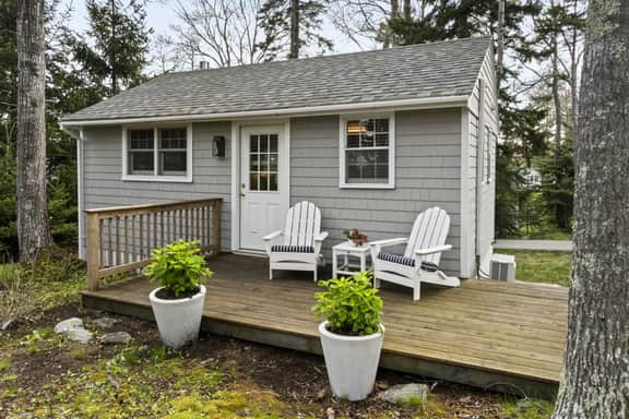 Amore| Romantic Coastal Cottage | Near Spruce Point Inn - Image 2