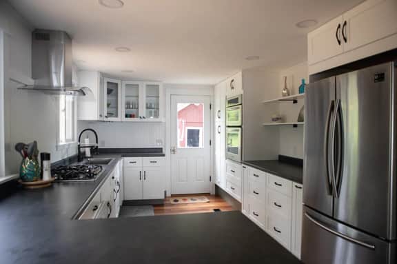 Lakefront Retreat with Private Docks & Kayaks - Image 4