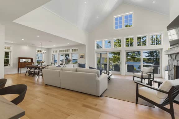 Ocean Point Boothbay Luxury Home|5BR |4.5BA - Image 4